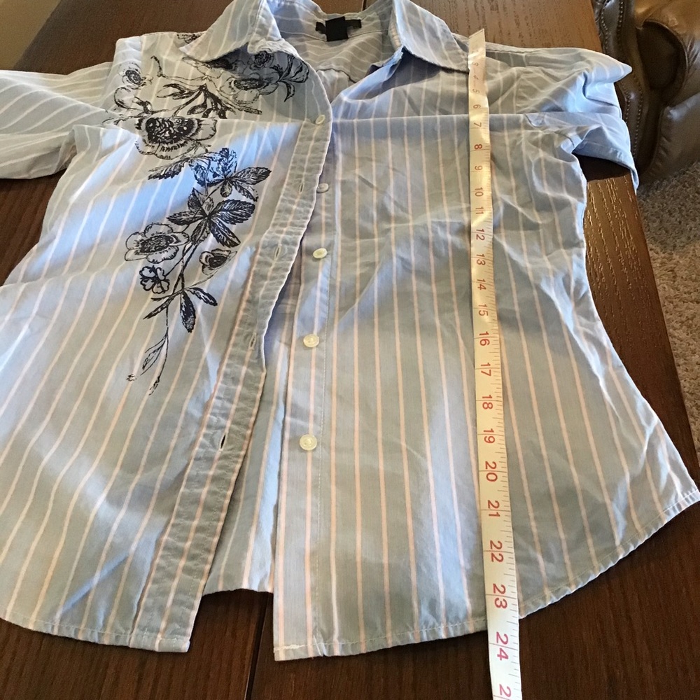 GAP Blouse Shirt Button Down fitted 0 Floral Accent - Picture 8 of 8